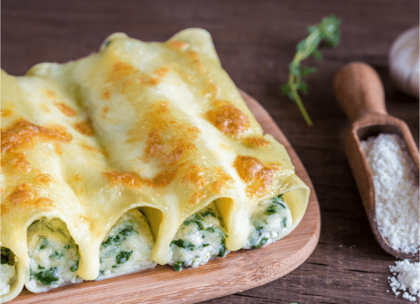 Canelones rellenas de ricotta y espinaca